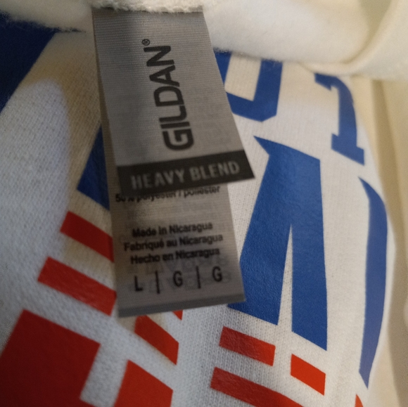 Men's Gildan New England Patriots Sweatshirt. - Picture 2 of 3